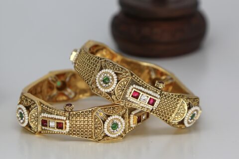 Stunning Gold Plated Stone Bangle Set For Women