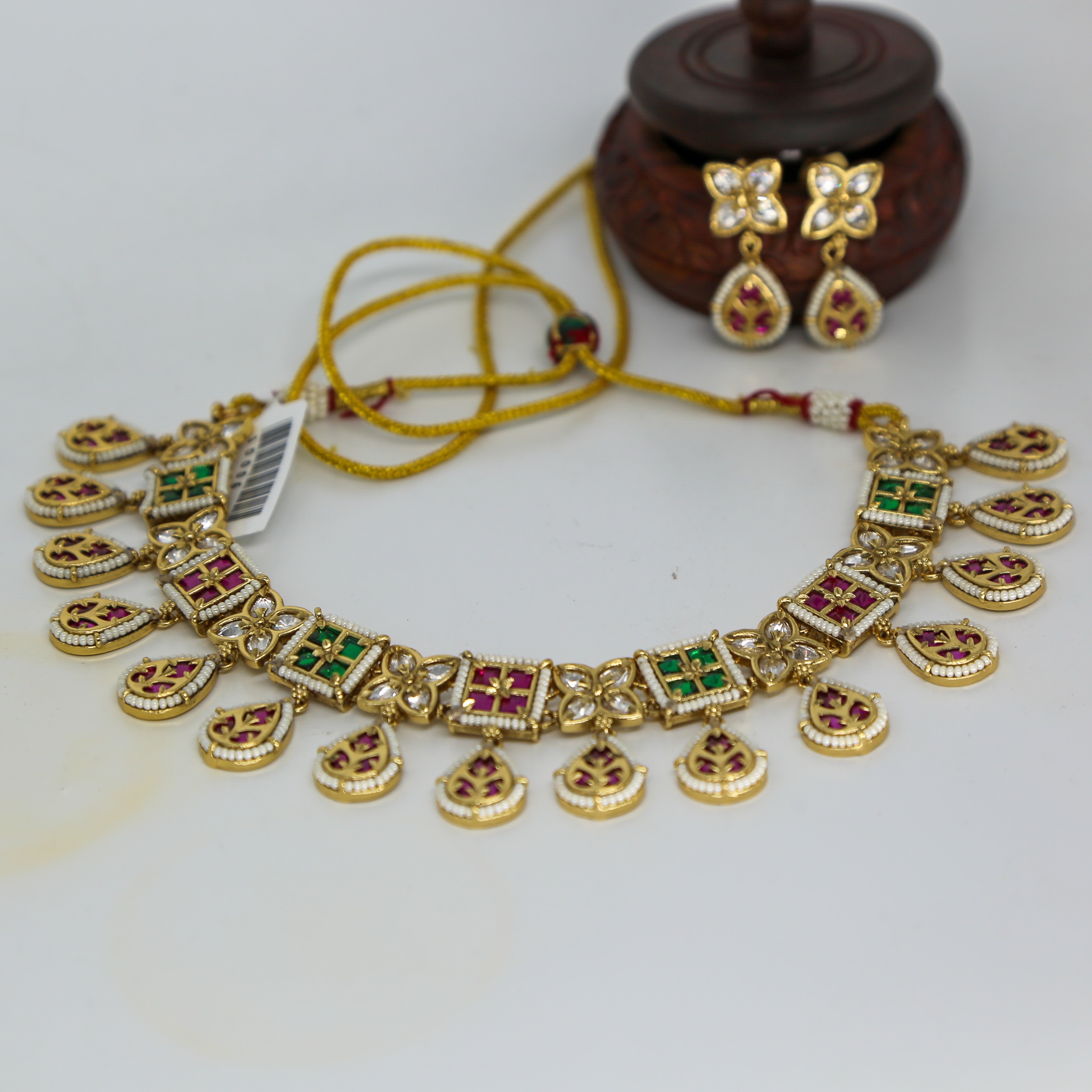 Amazing Gold Plated Sleek Stone Necklace Set - Image 3