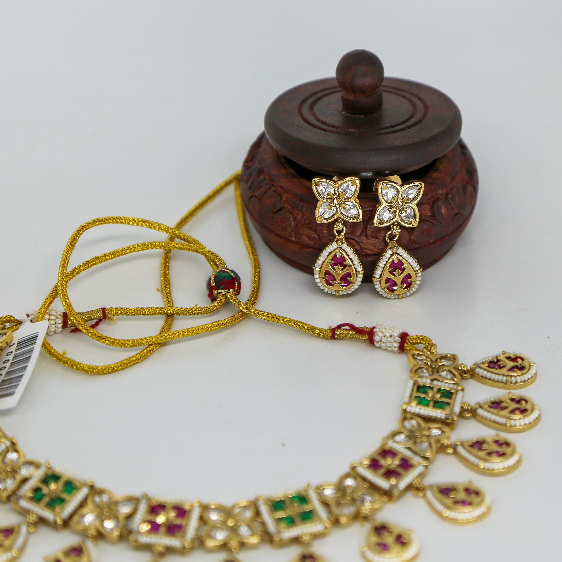 Amazing Gold Plated Sleek Stone Necklace Set - Image 2