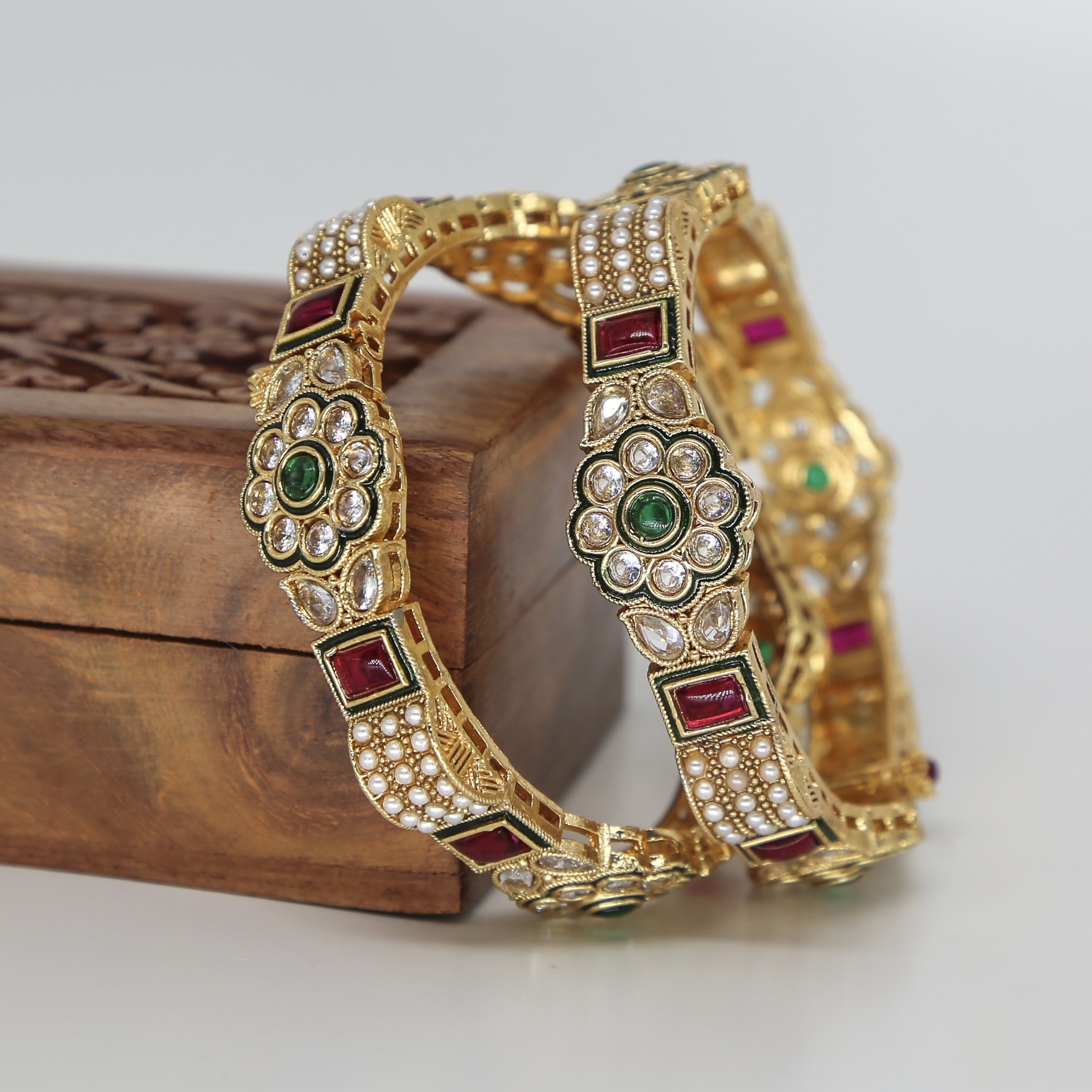 Stunning Gold Plated Kundan Kada Bangle - Image 3