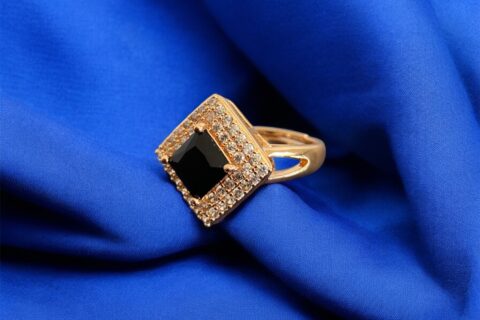 Adjustable Black Stone Women Finger Ring