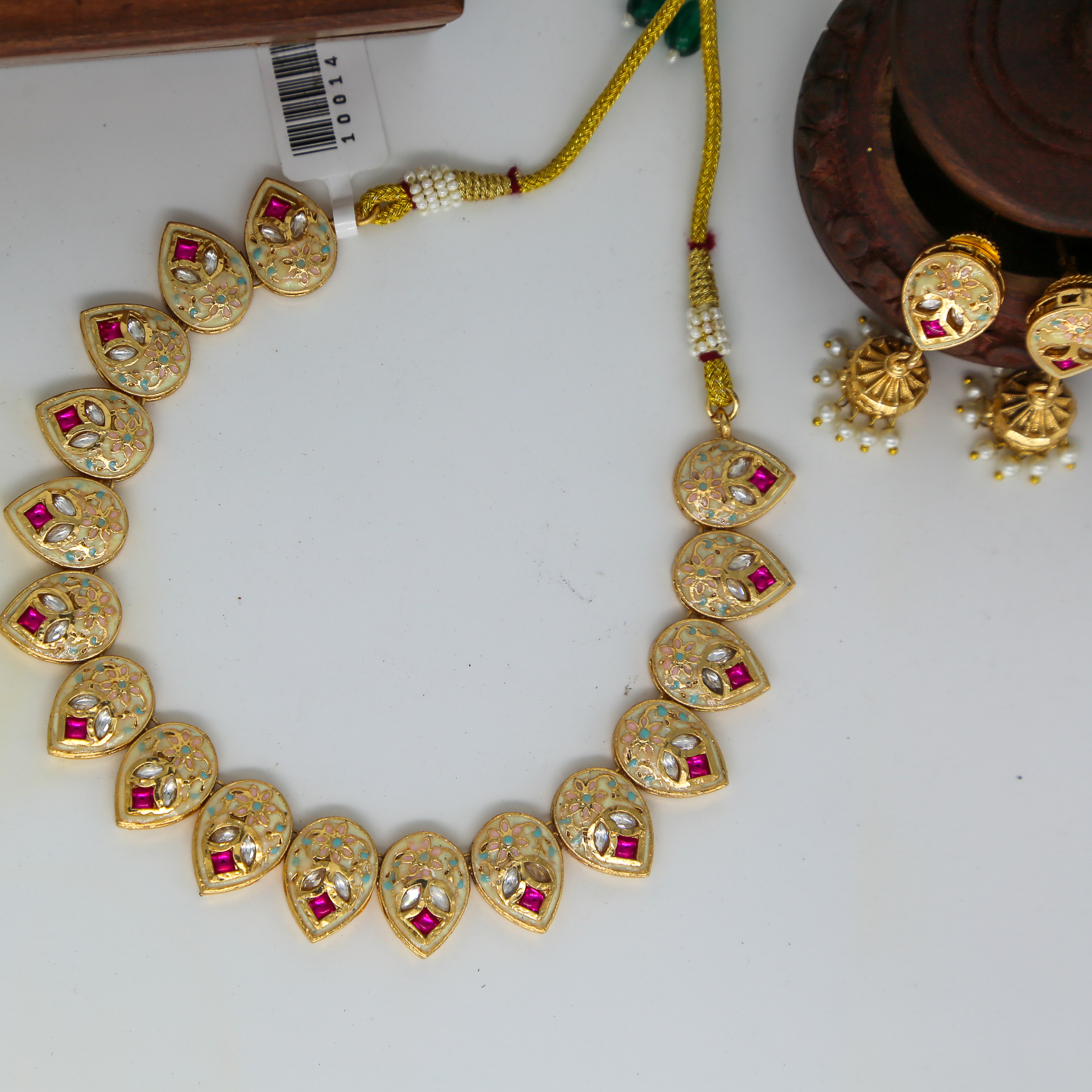 Elegant Traditional Kundan Necklace & Jhumka Earring Set - Image 3