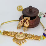 Colorful Antique Gold Choker Necklace with Dangling Earrings - Image 2