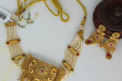 South Indian Temple Pendant Necklace Set with Pearl Strings