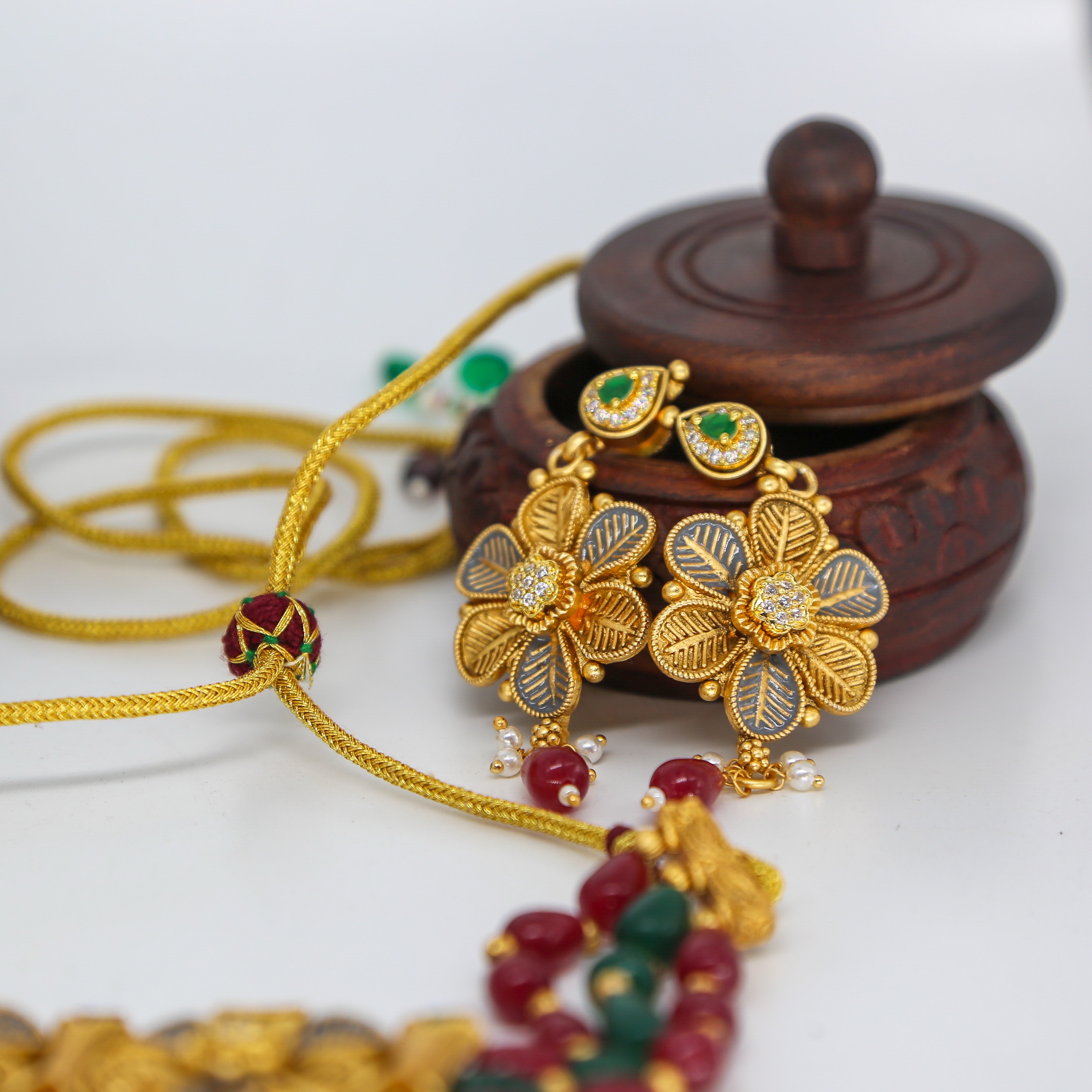 Antique Gold Floral Necklace Set with Red & Green Beads - Image 3