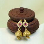 Antique Gold-Plated Kundan Choker Necklace Set with Teardrop Motifs & Jhumka Earrings - Image 2
